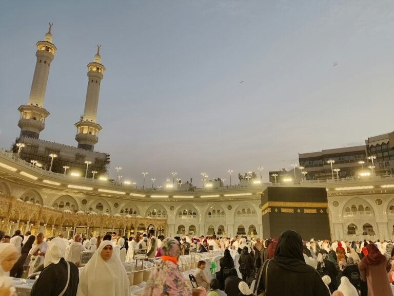 Pilgrims at the Kaaba in Makkah